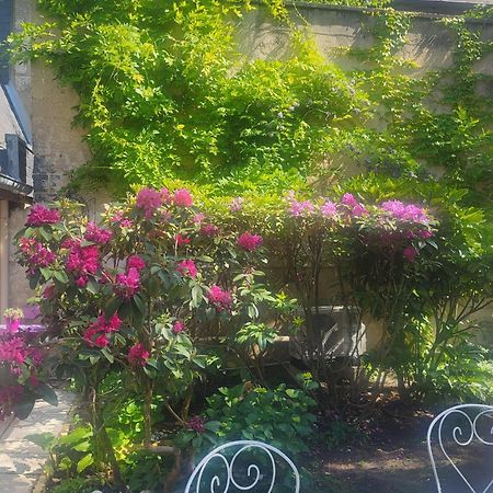 Au Puits De L'Abbaye Apartment Bourges Bagian luar foto